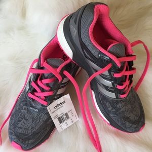 Adidas Response Boost Techfit Running, Size 8, NIB